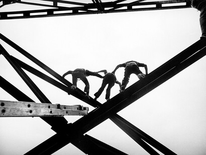 Enrique Metinides; Rescate de un suicida en la cúpula de El Toreo, Estado de México, el 25 de mayo de 1971