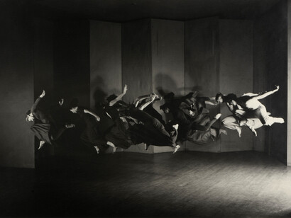 Barbara Morgan, Untitled (Humphrey Weidman Group, Lynchtown), 1938. Gelatin silver on paper. Mark Ranney Memorial Fund. The Morgan Archives.