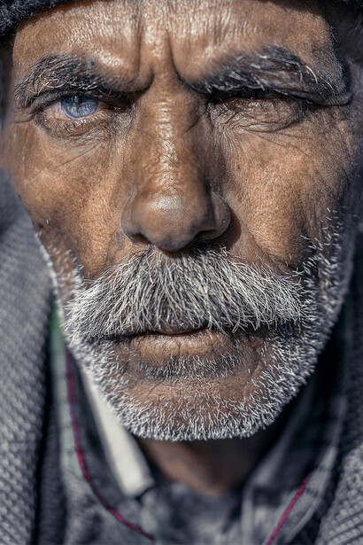 Le temps. Il faut apprendre à aimer le temps, à le laisser laisser en nous une part, un souvenir, tout ce qui nous permet d'écrire une histoire