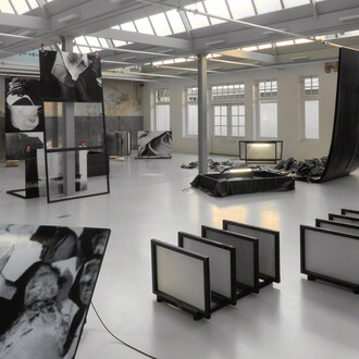 Imprinted Mater. Courtesy of Looiersgracht 60