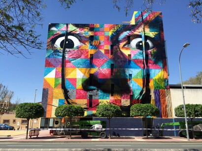Kobra. pintura na fachada do Centro Cultural Puertas de Castilla, em Múrcia, em Espanha