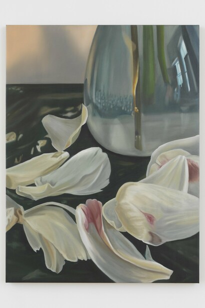 Cait Porter,
Glass Vase with Petals, 2024,
Oil on linen,
40 x 30 inches,
101.6 x 76.2 cm. Courtesy the artist and Marinaro, New York
