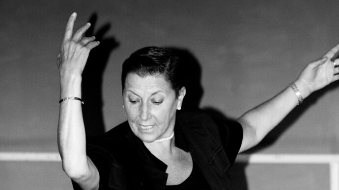 Cristina Bozzolini, ballerina del Teatro del Maggio Musicale Fiorentino, fondatrice della Scuola del Balletto di Toscana, del Collettivo danza contemporanea, del Balletto di Toscana, del Nuovo Balletto di Toscana, direttrice dell’Aterballetto e del Balletto di Roma, direttrice artistica del festival Nutida con Saverio Cona