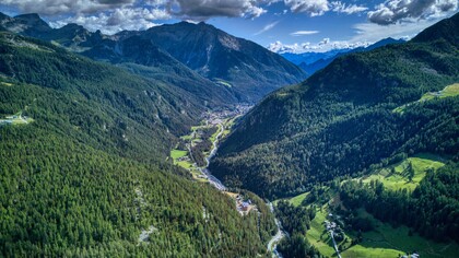 Val d'Ayas, vallata alpina situata in Valle d'Aosta, ai piedi del massiccio del Monte Rosa. Valle d'Aosta, Italia