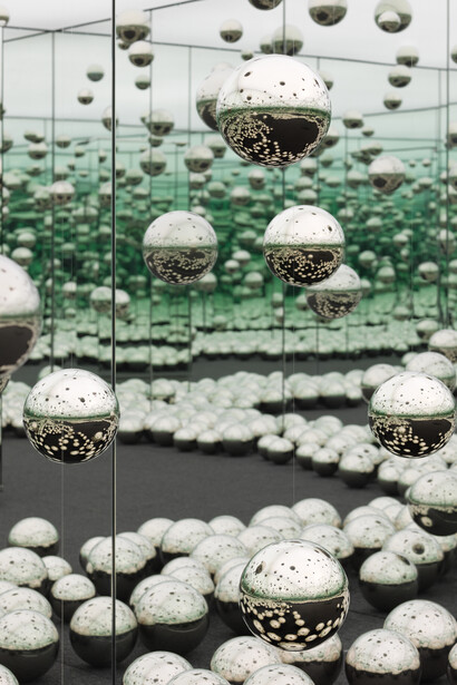 Yayoi Kusama, Infinity Mirrored Room - Let's Survive Forever, 2017, detail. Image © Yayoi Kusama, Festival of Life. Courtesy of David Zwirner, New York; Ota Fine Arts, Tokyo/Singapore/Shanghai; Victoria Miro, London; Yayoi Kusama Inc.