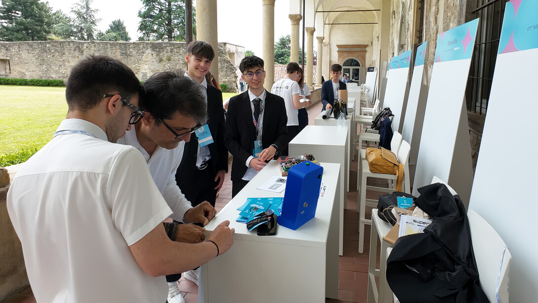 La delegazione del team "Ally" dell’Istituto "Allievi-Sangallo" di Terni ai Campionati di Imprenditorialità di Bergamo, il 4 e 5 giugno, 2025. Foto di Katia Pangrazi