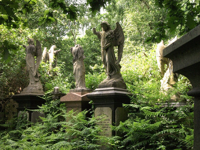 Ángeles del cementerio Abney Park, Londres, Reino Unido