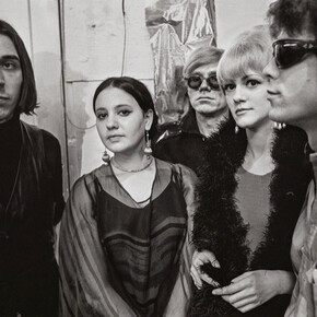 Larry Fink, Fashion Shoot, New York, 1966. Courtesy of Damiani