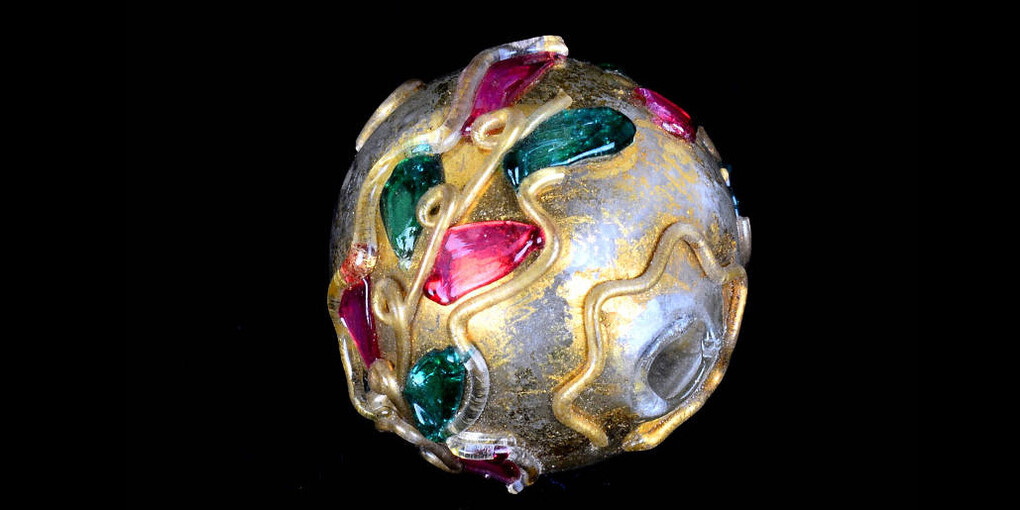 Il Mondo in una Perla. Courtesy of Museo del Vetro