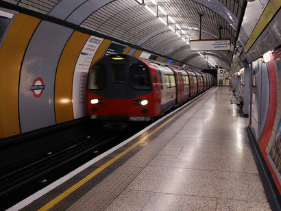 Metropolitana. La metro si ferma e scendo