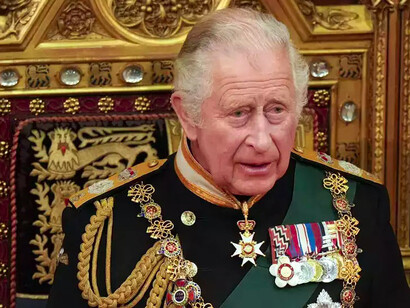 Carlos III, soberano del Reino Unido y otros catorce Estados independientes constituidos en reino y que forman parte de la Mancomunidad de Naciones
