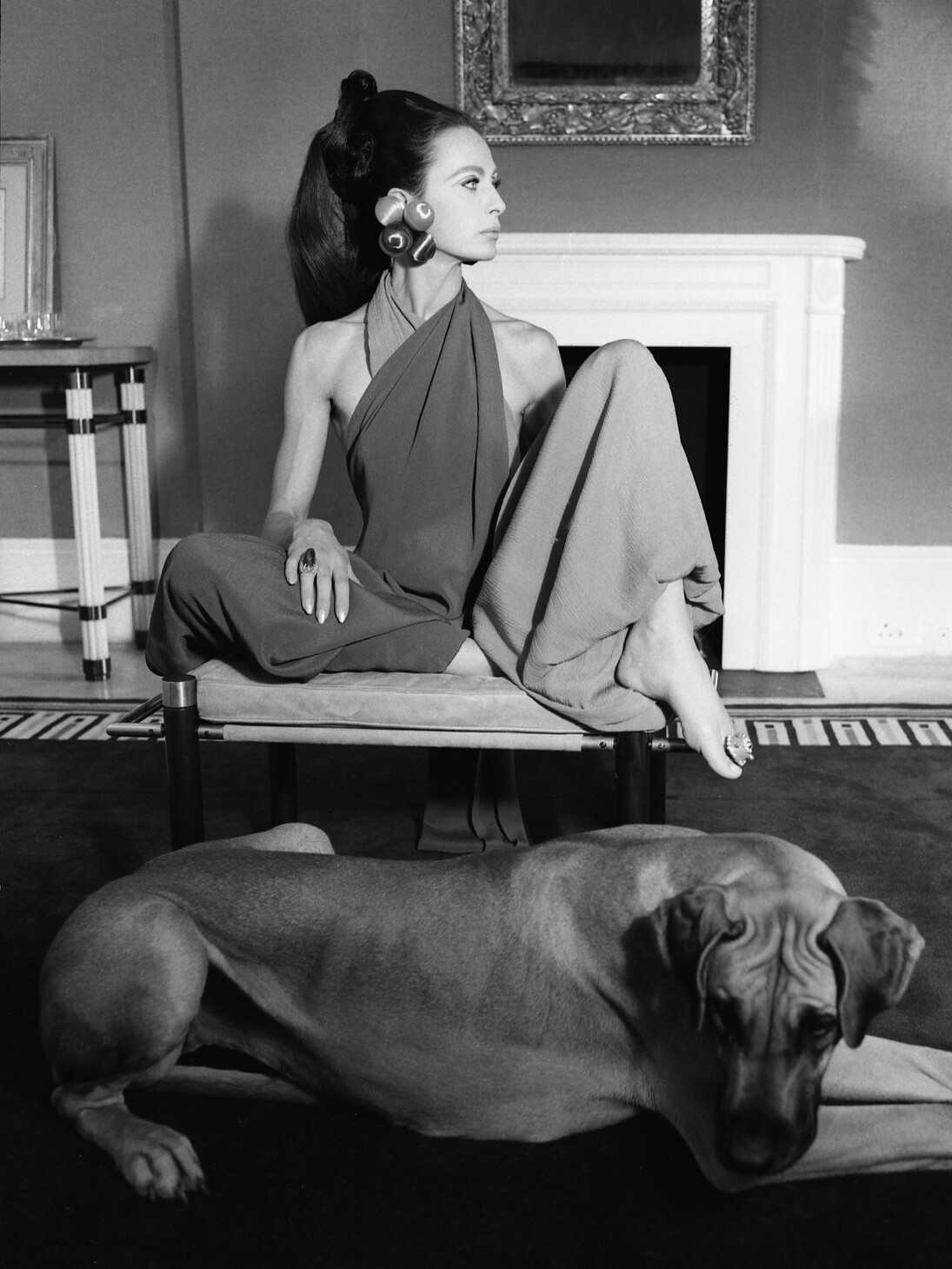 Out and Out Entertaining Elegance, British Vogue, October 1966 © Norman Parkinson Ltd