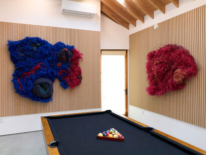 Julio Rizhi, Kwatiri kubva nekwatiri kuenda (Where we are coming from and where we are going), exhibition view. Courtesy of Simchowitz