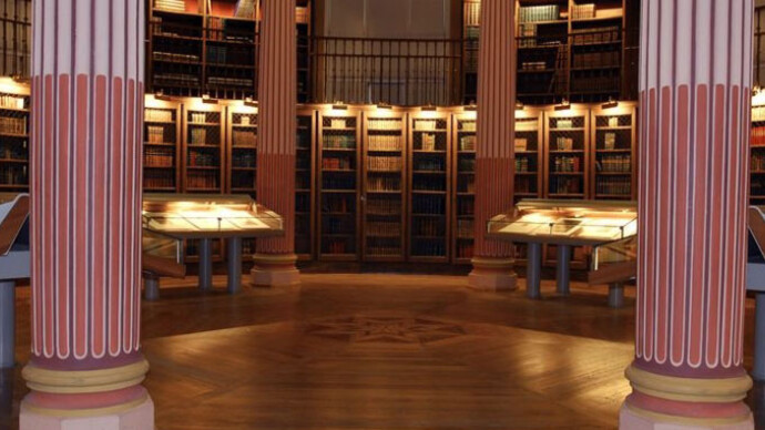 Trésors de la bibliothèque. Courtesy of Musée Guimet