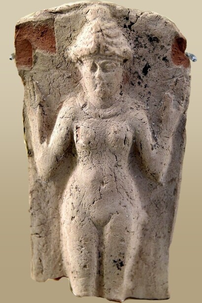 Ishtar era associata alla stella del mattino e della sera (Venere), simbolo del suo dominio su amore e conflitti, oltre che sui cicli naturali della vita