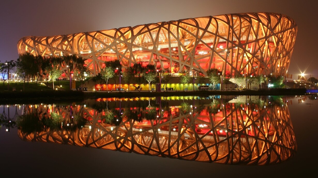Estádio Nacional de Pequim, popularmente chamado Ninho de Pássaro