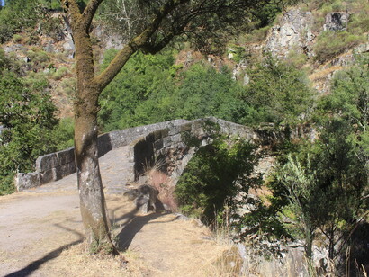 Ponte da Misarela, vista à cota do caminho
