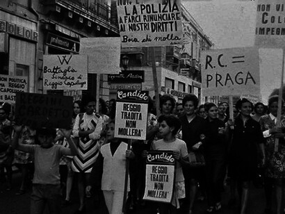 La rivolta si collocò a metà strada tra la strage di Piazza Fontana del 1969 e il tentato golpe Borghese del 1970