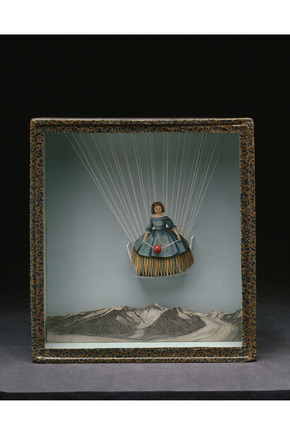 Joseph Cornell, Untitled (Tilly Losch), c. 1935 38, Box Construction, 25.4 x 23.5 x 5.4 cm, Collection of Robert Lehrman, courtesy of Aimee and Robert Lehrman, Photo The Robert Lehrman Art Trust, courtesy of Aimee and Robert Lehrman. Photography: Quicksilver Photographers, LLC (c) The Joseph and Robert Cornell Memorial Foundation/VAGA, NY/DACS, London 2015 