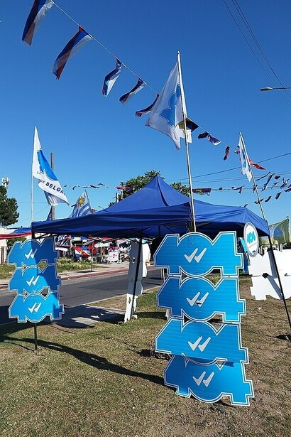 Centro de repartición de lista 404 en el barrio El Cerro, Montevideo, Uruguay