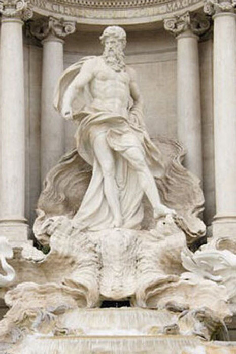 La creatividad, el momento singular de un acto creativo es el resultado de largos periodos de incubación. Fontana de Trevi, Roma,Italia