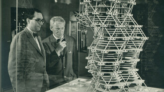 Louis Kahn trabalhando num projeto