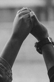 La vita è troppo breve per spendere tempo con persone negative e pessimiste, bisogna alimentarsi di stimoli positivi