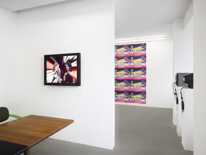 Sylvie Fleury and Angela Bulloch, The art of survival. Baby doll saloon, exhibition view. Courtesy of Mehdi Chouakri Gallery