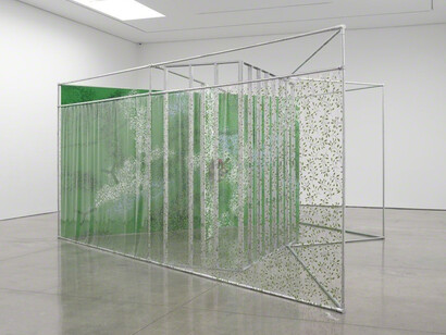 Haim Steinbach: jaws. Courtesy of White Cube