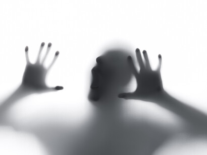 Teresa, Teresa, resonaba la voz dentro de sí, sin saber si en realidad, más que aquella que anhelaba oír, eran sus pensamientos o alguna de su memoria