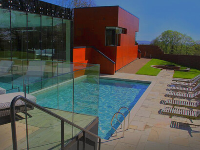 Ockenden Spa offered various treatments,  was sparkling clean and spacious