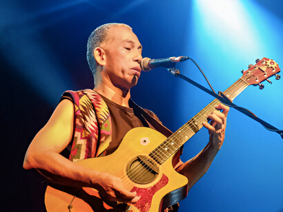 During his live performances, Joey Ayala’s storytelling takes centre stage, with every song conveying profound messages of love, identity, and social justice