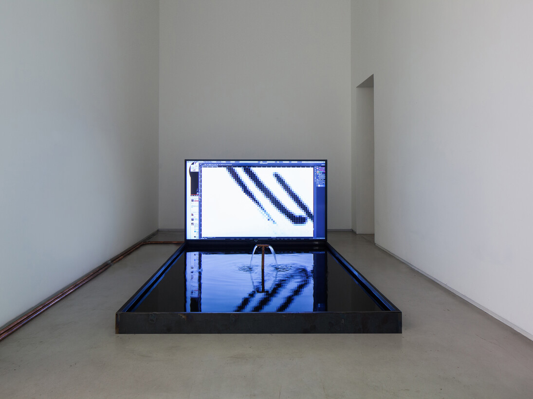 Florian Meisenberg, Being blonde with insufficient funds, 2014, copper tubes, steal strings, metal and plastic fiber, 70 inches television and water, Edition: N/A. Courtesy of Mendes Wood DM, São Paulo
