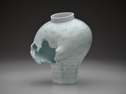 Steven Young Lee, Jar with Steve's Dragon and Bats, 2023. Courtesy of the artist and Duane Reed Gallery