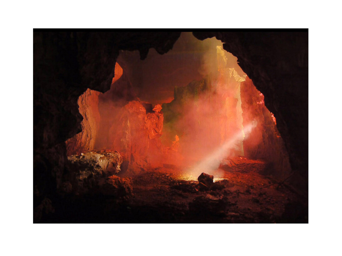 Szuper Gallery, Étant Ballet The Cave, 2011, video still, Courtesy Szuper Gallery and GRAD