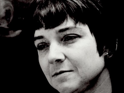 Adrienne Rich mira al legado de otras escritoras, como Charlette Brontë o Emily Dickinson