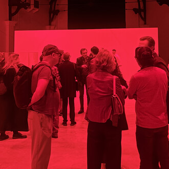 Alfredo Jaar, La fin du monde, vernissage de l’exposition. Avec l’aimable autorisation de La Patinoire Royale Bach