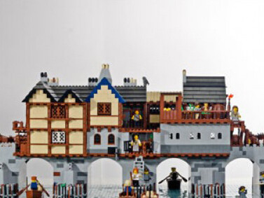 Brick Wonders. Courtesy of Horniman Museum and Gardens. Brick Wonders © Warren Elsmore
