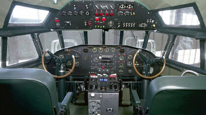 O Boeing 307 Stratoliner cabine