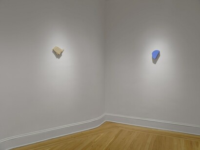 Joel Shapiro, Gouaches and reliefs 1978–83, exhibition view. Courtesy of Craig Starr Gallery
