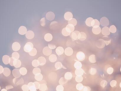 Reflejos de luz. La oscuridad es la forma más plena de la luz en un mundo amañado por un breve fragmento del espectro electromagnético