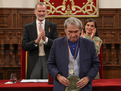 Rafael Cadenas en la ceremonia de entrega del Premio Cervantes