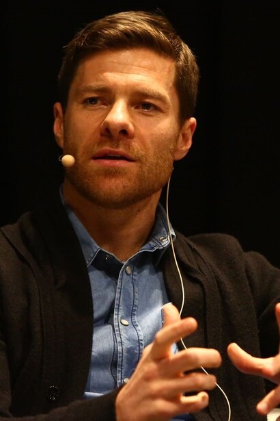 Oltre alle sue qualità calcistiche, Alonso è noto per la sua eleganza e il rispetto guadagnato dai tifosi, compagni e avversari, rimanendo sempre un esempio di professionalità. Foto Real Sociedad