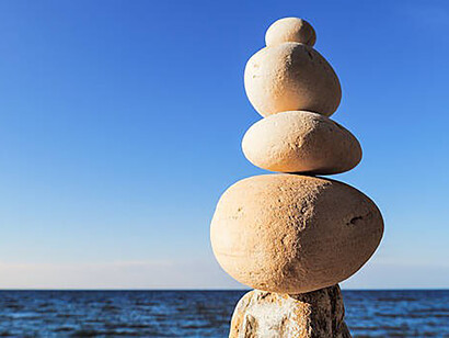 Harmonious arrangement of the stones by the seaside