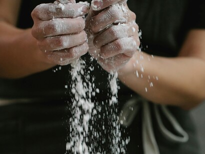 Il re polacco Stanislao ha scoperto il babà dopo un incidente in cucina, creando la base di quello che sarebbe diventato il babà napoletano
