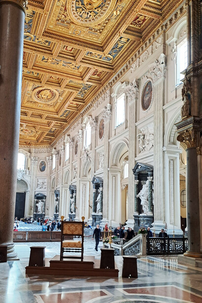 Cattedrale Lateranense, Roma, Italia. Interno, navata centrale, lato sinistro, vista dal ciborio, ph. Roberto Luciani