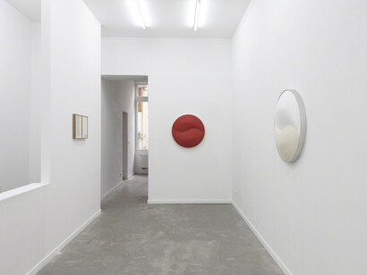 Plus et moins. Courtesy of Super Dakota