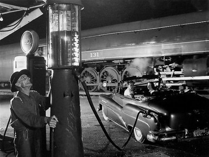 “Sometimes the electricity fails”. Ogle Winston Link