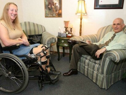 A woman desperate to become paralysed is keen to pay a surgeon to sever her spine and make her disabled