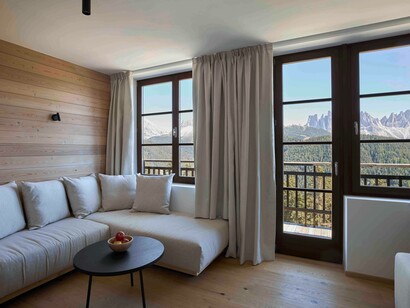 Particolare di una camera con vista, hotel Forestis, Bressanone, Alto Adige, Italia